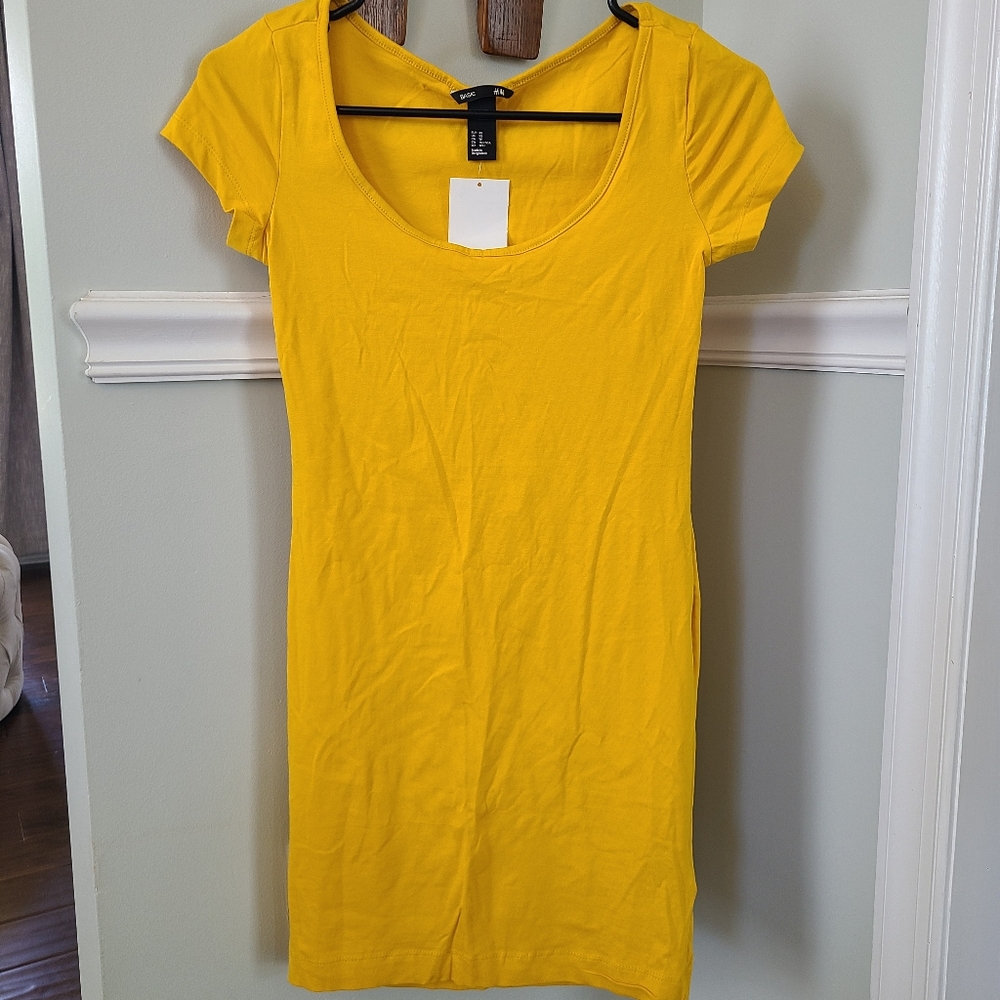NWT Women's H&M Basic Yellow Fitted Tee Dress